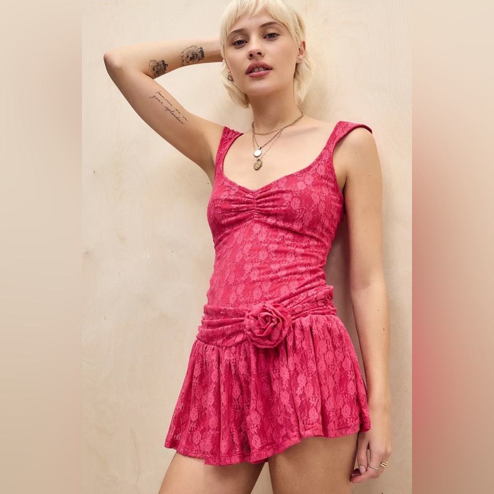 UO Kimchi Blue Dawn Drop Waist Lace Romper - Picture 3 of 6
